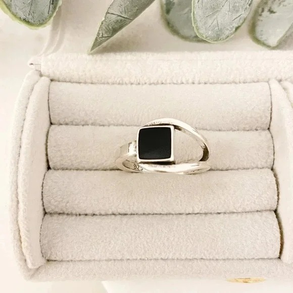 925 Sterling Silver Dainty Ring Black Square Ring Geometric Ring Minimalist Ring - Picture 4 of 10